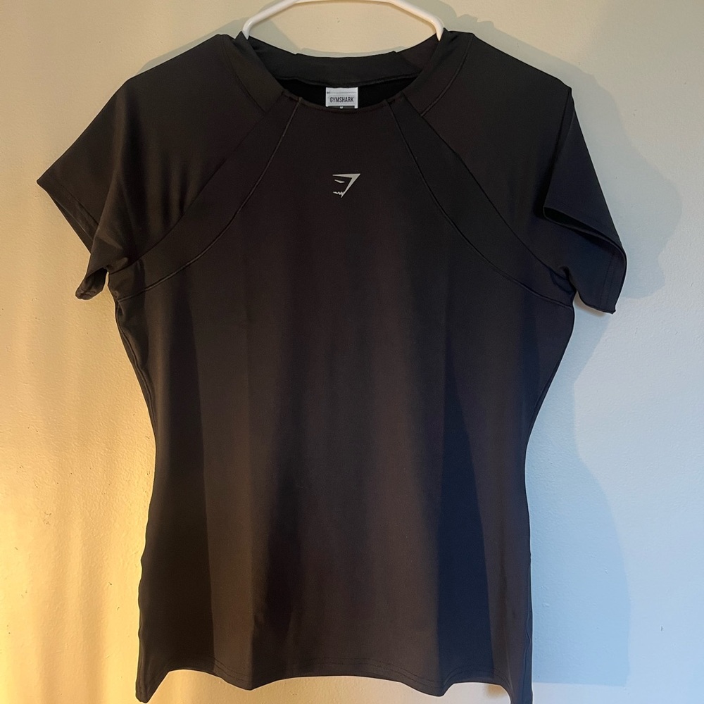 GYMSHARK BRAND NEW MEDIUM FITTED BLACK WORKOUT SHIRT